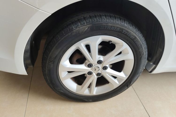 MG GT 2017 car image #4