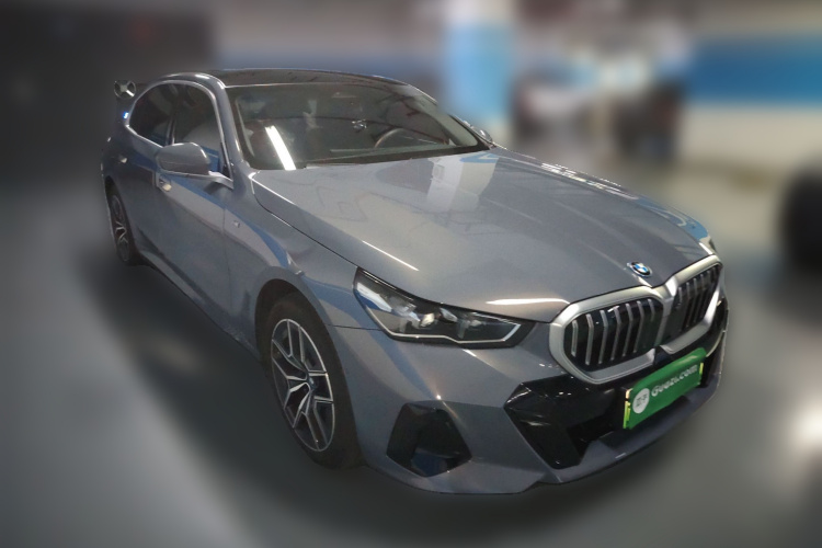 BMW i5 M60 2024 car image #4