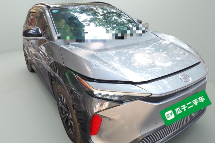 Toyota bZ4X 2023 immagine di auto #4