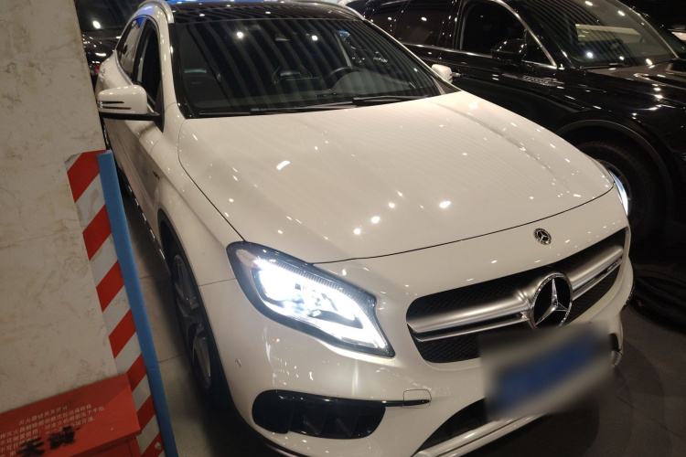 Mercedes-Benz GLA AMG 2017 car image #4