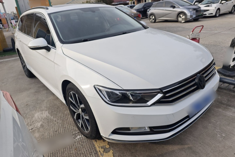 Volkswagen Passat Variant 2017 immagine di auto #4