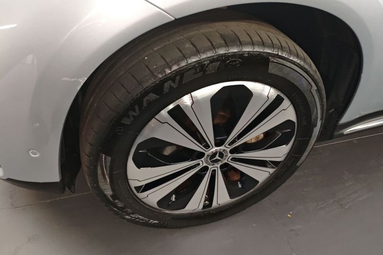 Mercedes-Benz EQC Class 2022 car image #4