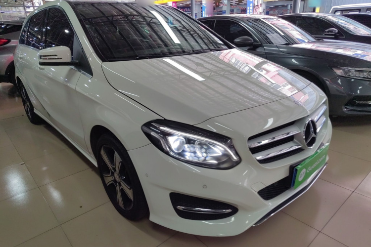 Mercedes-Benz B Class 2017 #4 Mercedes-Benz B Class 2017 صورة سيارة #4