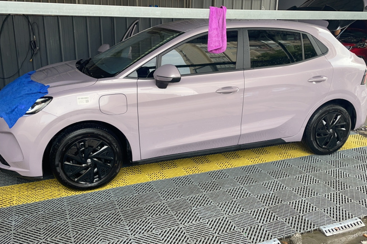 MG 4 EV 2025 #4 MG 4 EV 2025 car image #4