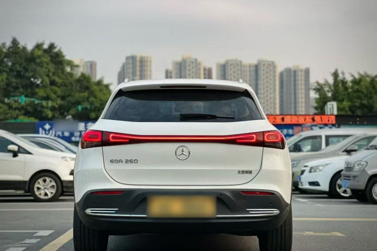 Mercedes-Benz EQA Class 2022 immagine di auto #4