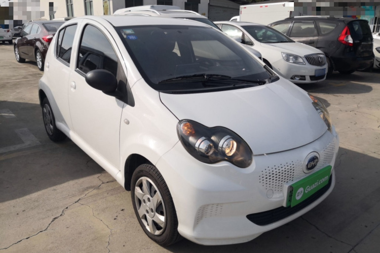 BYD e1 2019 #4 BYD e1 2019 car image #4