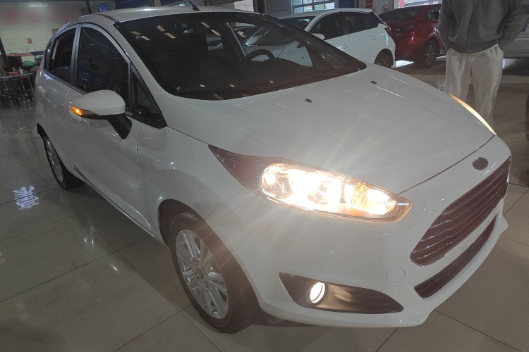 Ford Fiesta (Imported) 2016 immagine di auto #4