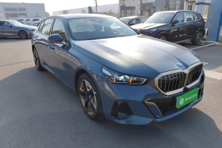 BMW i5 M60 2024 car image #4