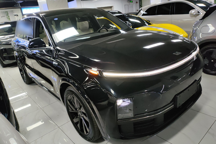 Li L8 2023 изображение автомобиля #4