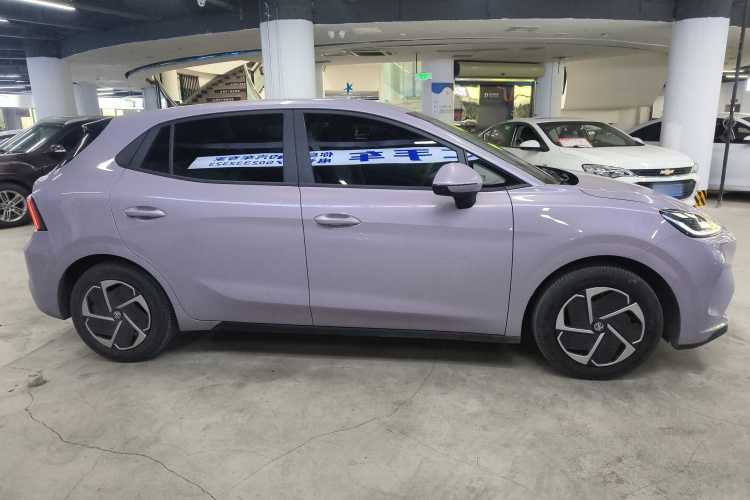 MG 4 EV 2025 #4 MG 4 EV 2025 car image #4