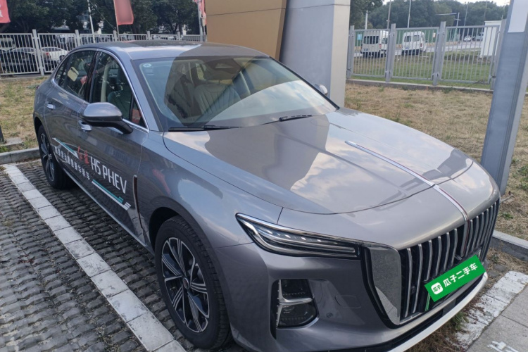 HongQi H5 PHEV 2025 #4 HongQi H5 PHEV 2025 immagine di auto #4
