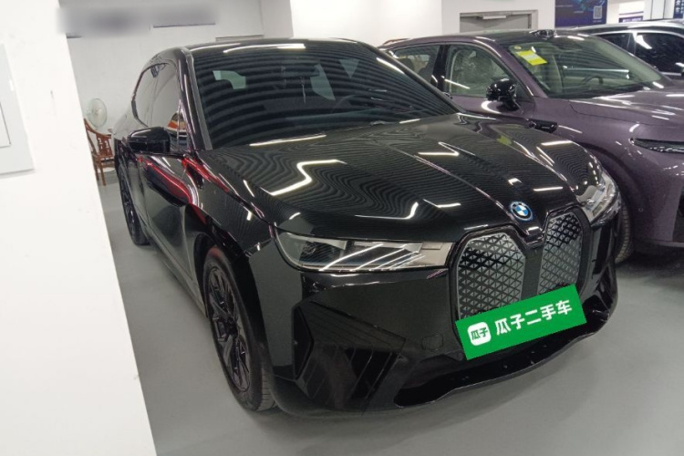 BMW i5 M60 2022 car image #4