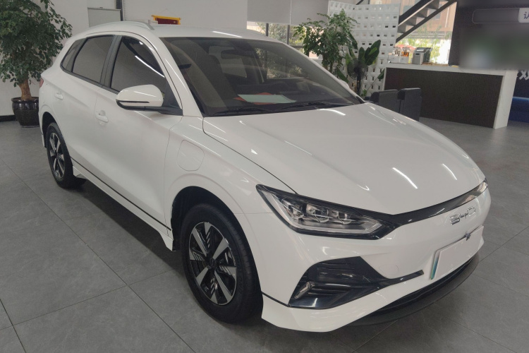 BYD e2 2024 image de voiture #4