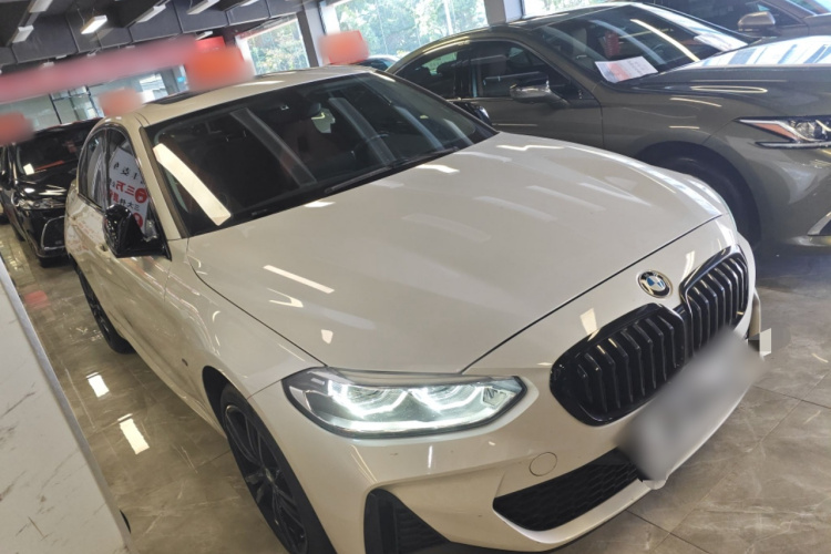 BMW 1 Series 2021 #4 BMW 1 Series 2021 car image #4