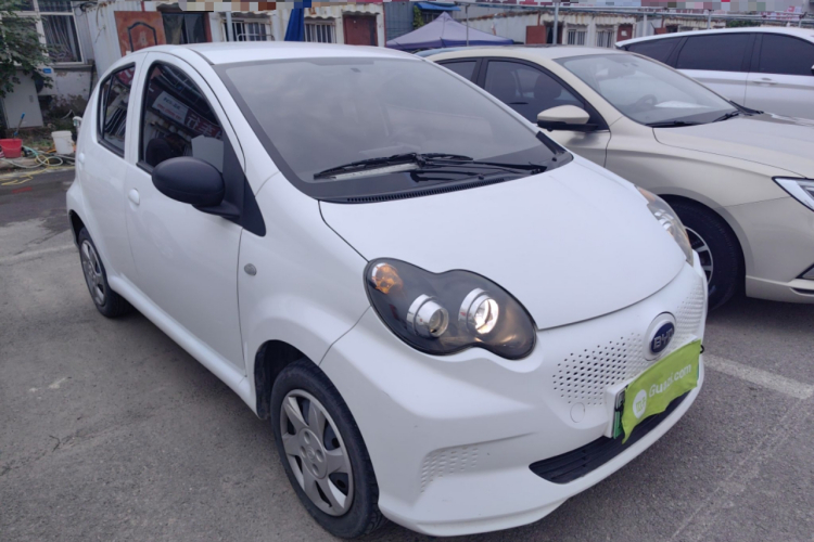 BYD e1 2020 #4 BYD e1 2020 car image #4