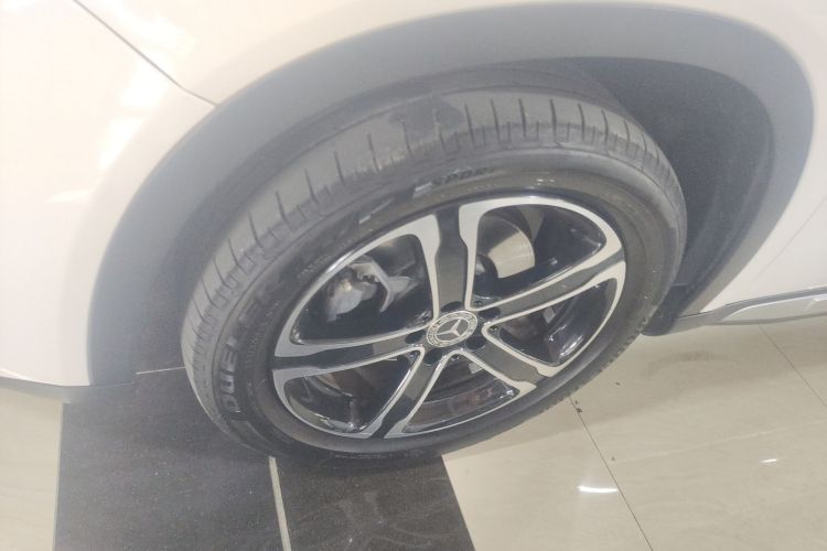 Mercedes-Benz GLA Class 2018 car image #4