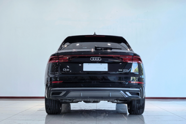 Audi Q8 2024 car image #4