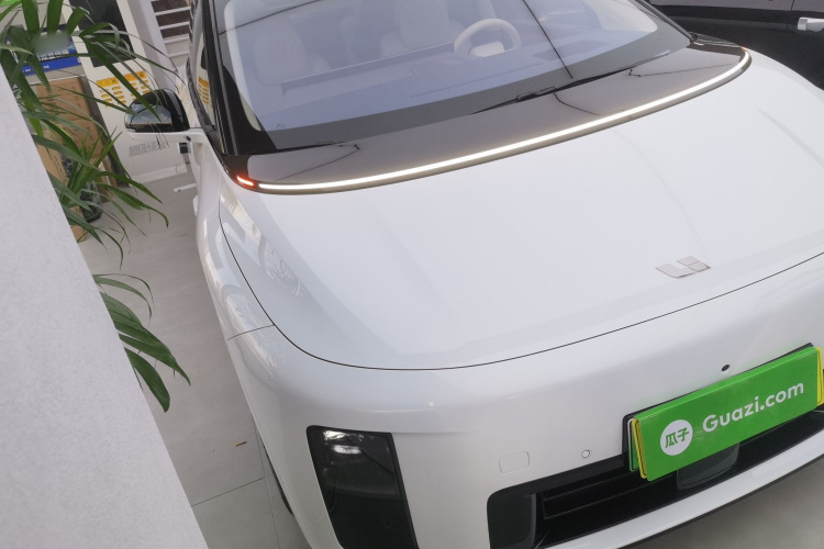 Li i8 2025 изображение автомобиля #4