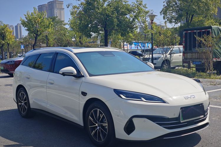 BYD Seal 06 DM-i 2025 immagine di auto #4