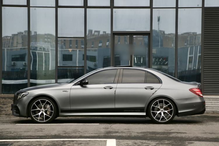 Mercedes-Benz E AMG 2018 immagine di auto #4