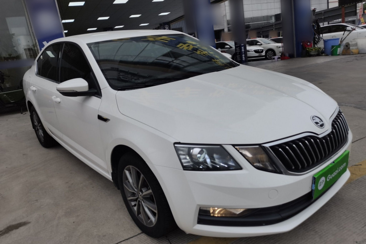 Skoda Octavia 2021 car image #4