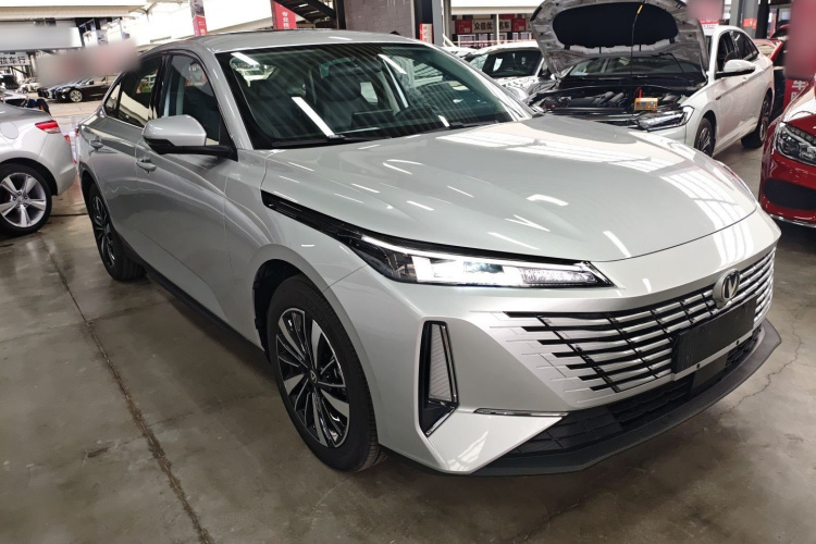 Changan EadoPHEV 2025 car image #4