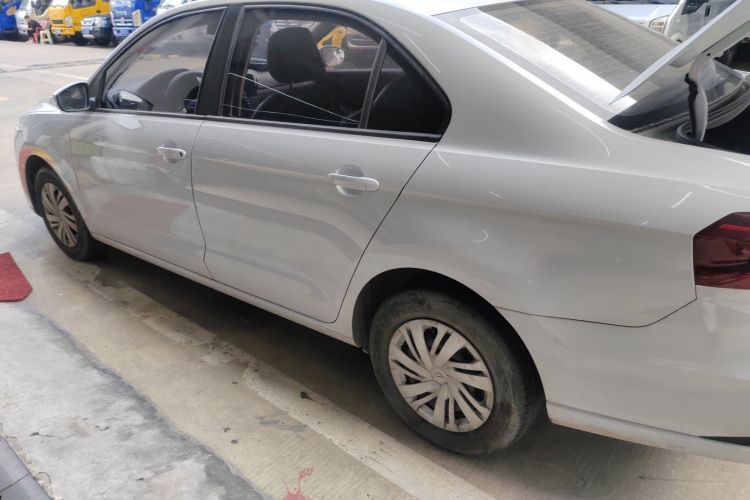 VA3 2020 car image #4