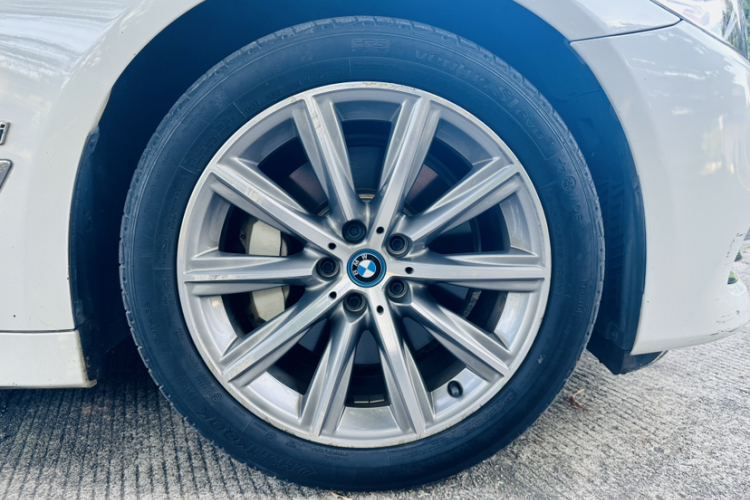 BMW M5 New Energy 2019 car image #4