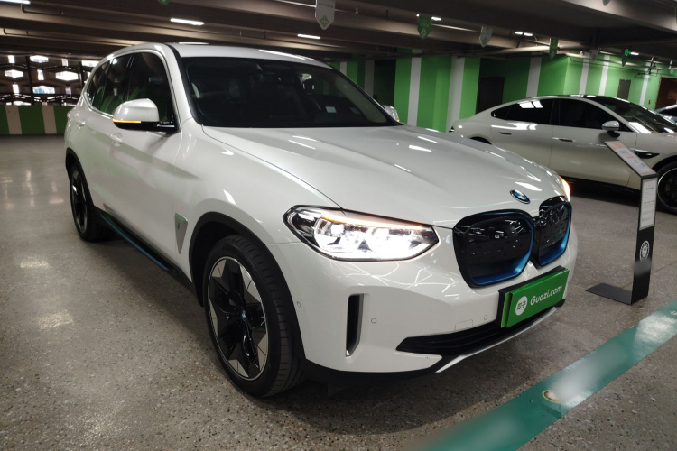 BMW iX3 2021 immagine di auto #4