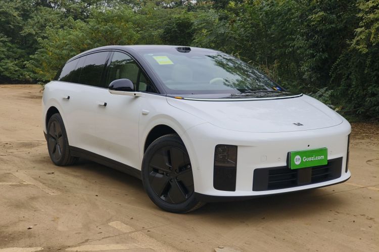 Li i6 2025 صورة سيارة #4