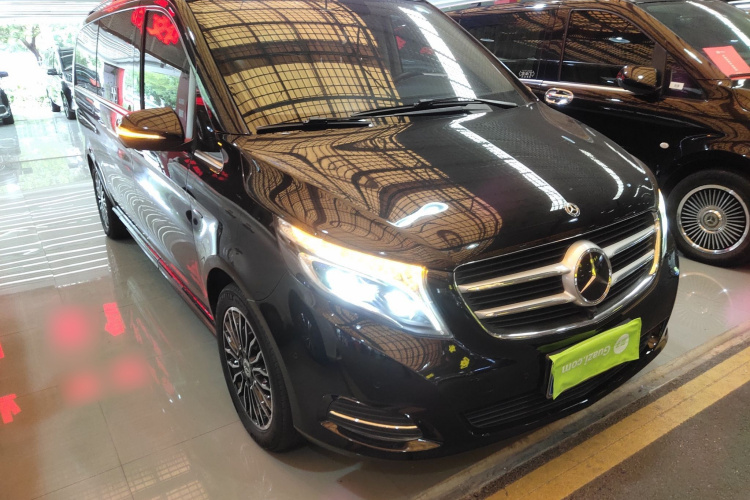 Mercedes-Benz V Class 2020 immagine di auto #4