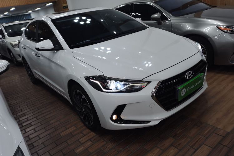Hyundai Elantra AD 2019 car image #4