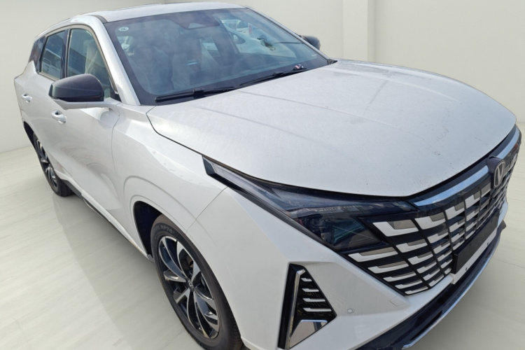 Changan UNI-Z 2025 #4 Changan UNI-Z 2025 car image #4