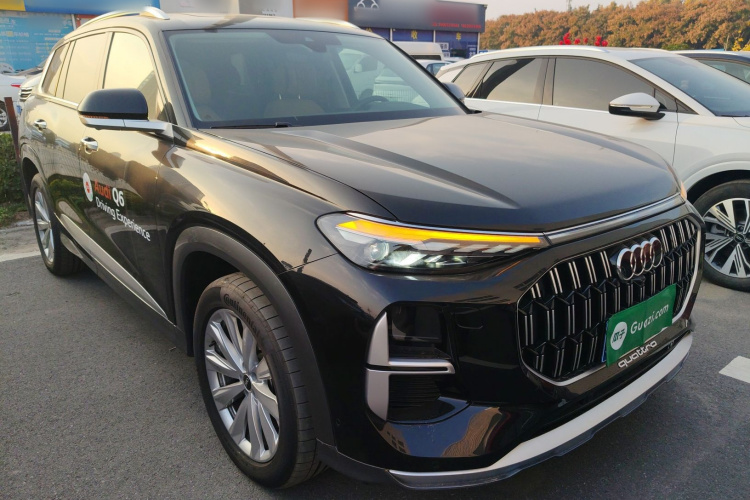 Audi Q6 2024 صورة سيارة #4