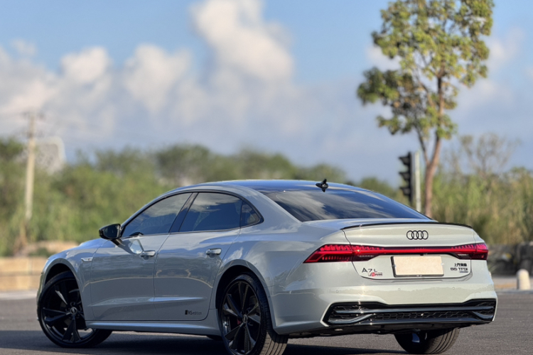 Audi A7L 2024 immagine di auto #4