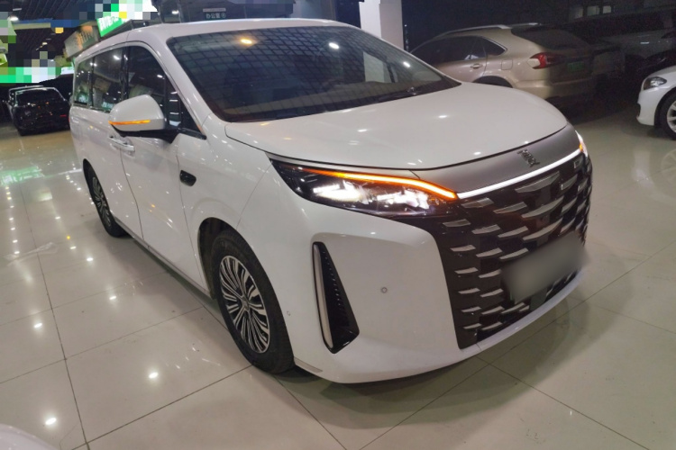 BYD Xia 2025 #4 BYD Xia 2025 car image #4