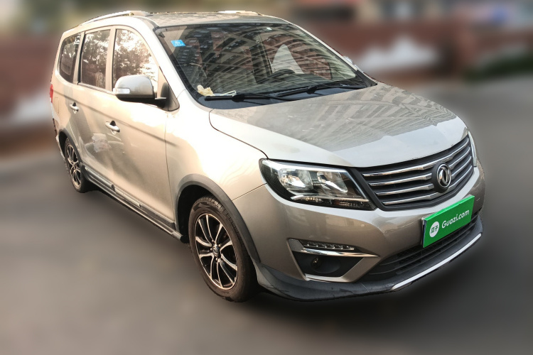 Forthing S500 2017 car image #4