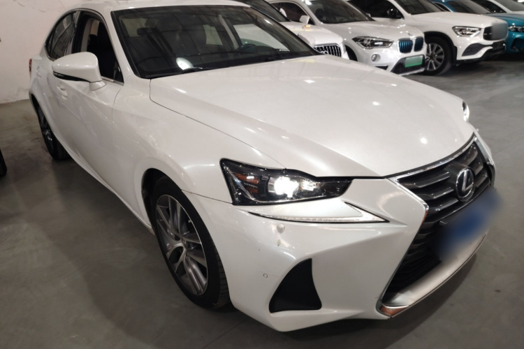 Toyota 2018 car image #4