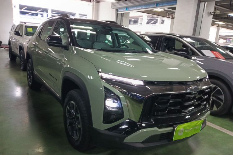 Chevrolet Equinox Plus 2025 car image #4