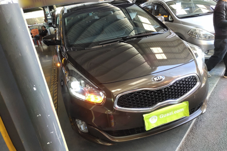 Kia Carens 2015 immagine di auto #4