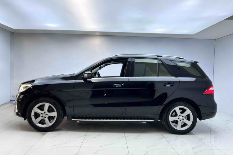 Mercedes-Benz M Class 2015 car image #4