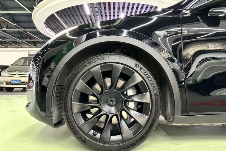 Tesla Model Y 2022 car image #4