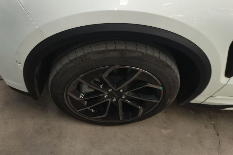 Lynk & Co 01 EM-P 2022 car image #4