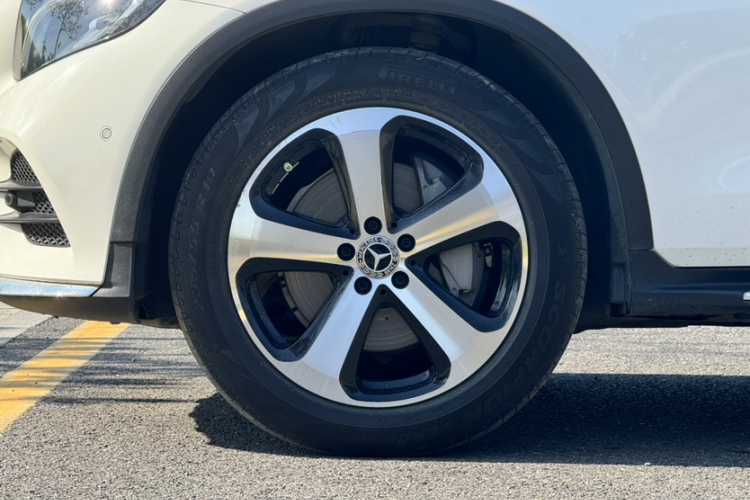 Mercedes-Benz GLC Class 2019 #4 Mercedes-Benz GLC Class 2019 car image #4