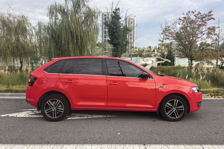 Skoda Rapid Spaceback 2016 immagine di auto #4