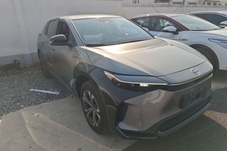 Toyota bZ4X 2024 immagine di auto #4