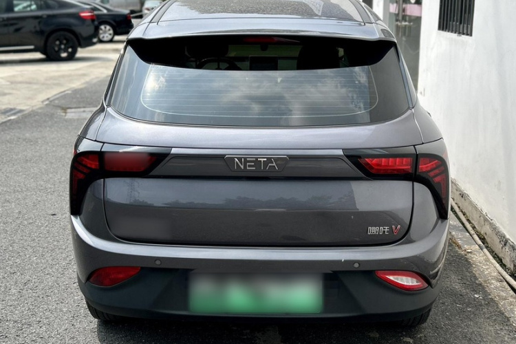 哪吒汽车 哪吒V 2021 汽车图片 #4