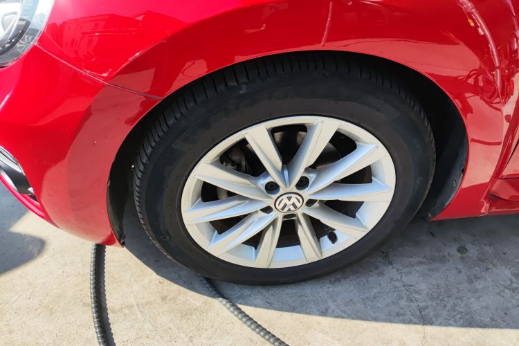 Volkswagen Beetle 2018 car image #4