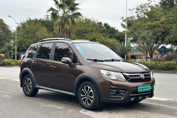 Forthing JOYEAR XV 2016 car image #4