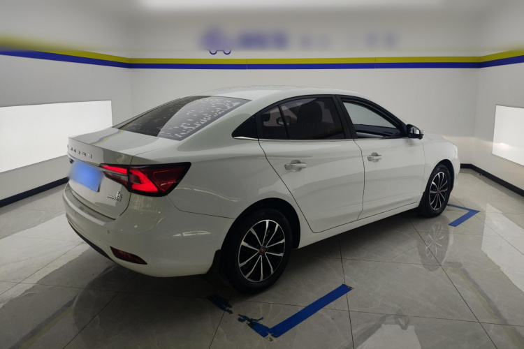 Roewe i5 2021 car image #4